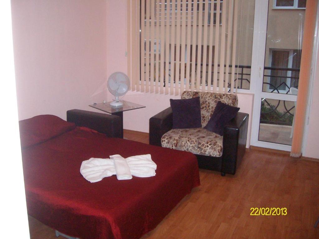 Nelly Guest House Ravda Ruang foto