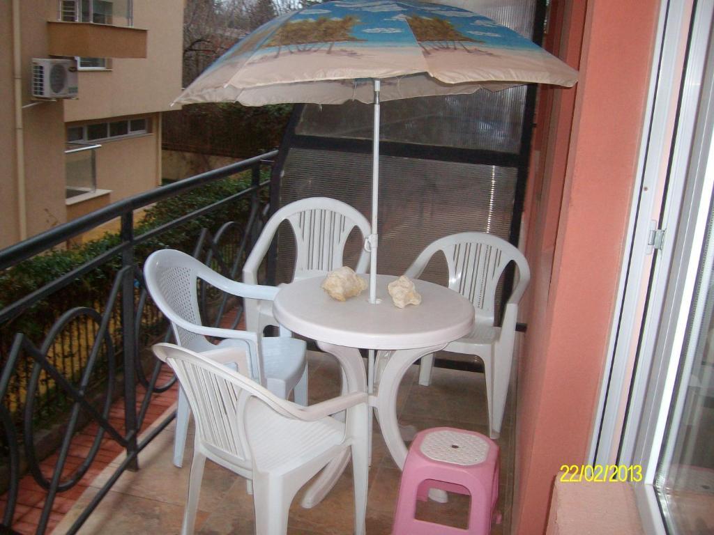 Nelly Guest House Ravda Ruang foto